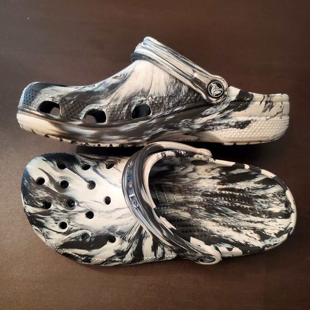Crocs Mens Size 7 Womens Size 9 Marbled Black And White